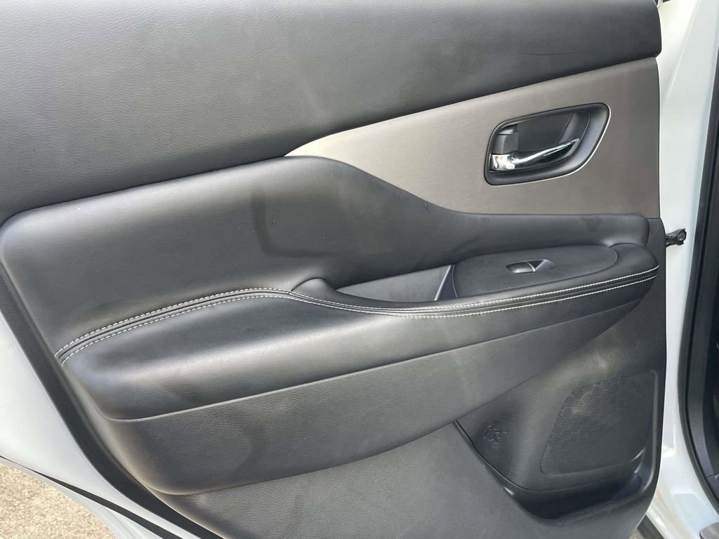 Used 2023 Nissan Murano SL w/ SL Moonroof Package image 12