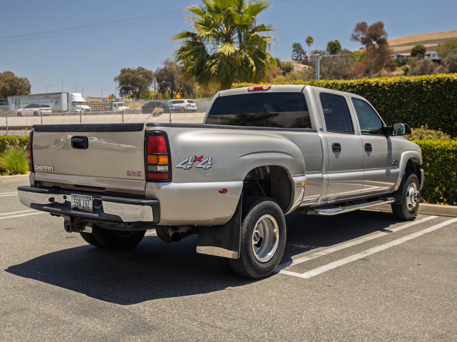 Used 2004 GMC Sierra 3500 SLT w/ Heavy-Duty Power Package AWD/4WD image 5