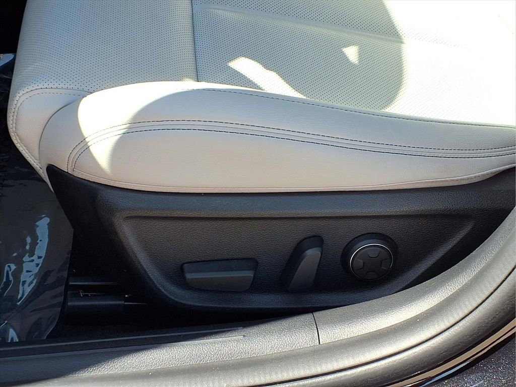 Used 2024 Genesis G70 2.5T image 23