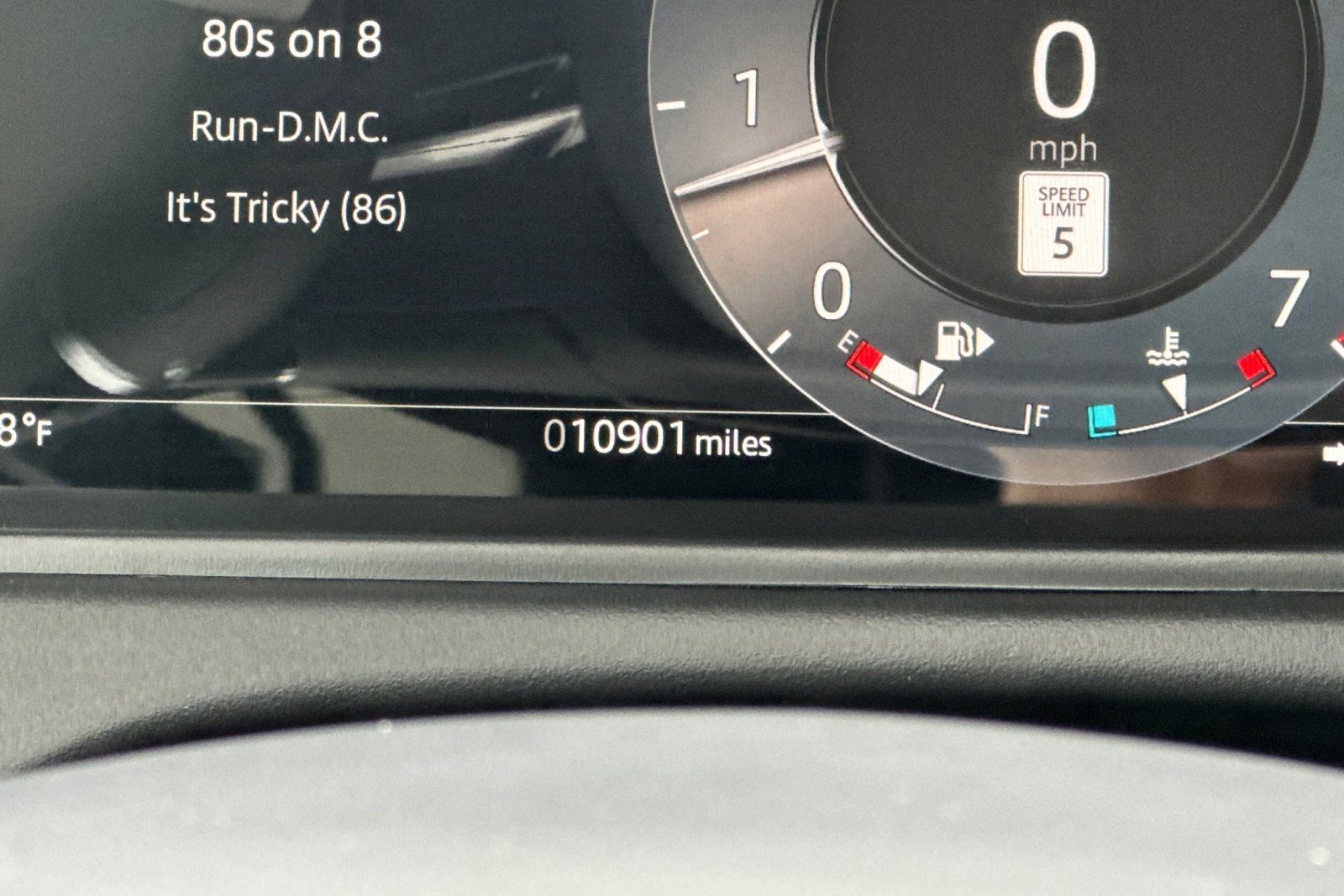 Certified 2025 Land Rover Range Rover Velar S image 35