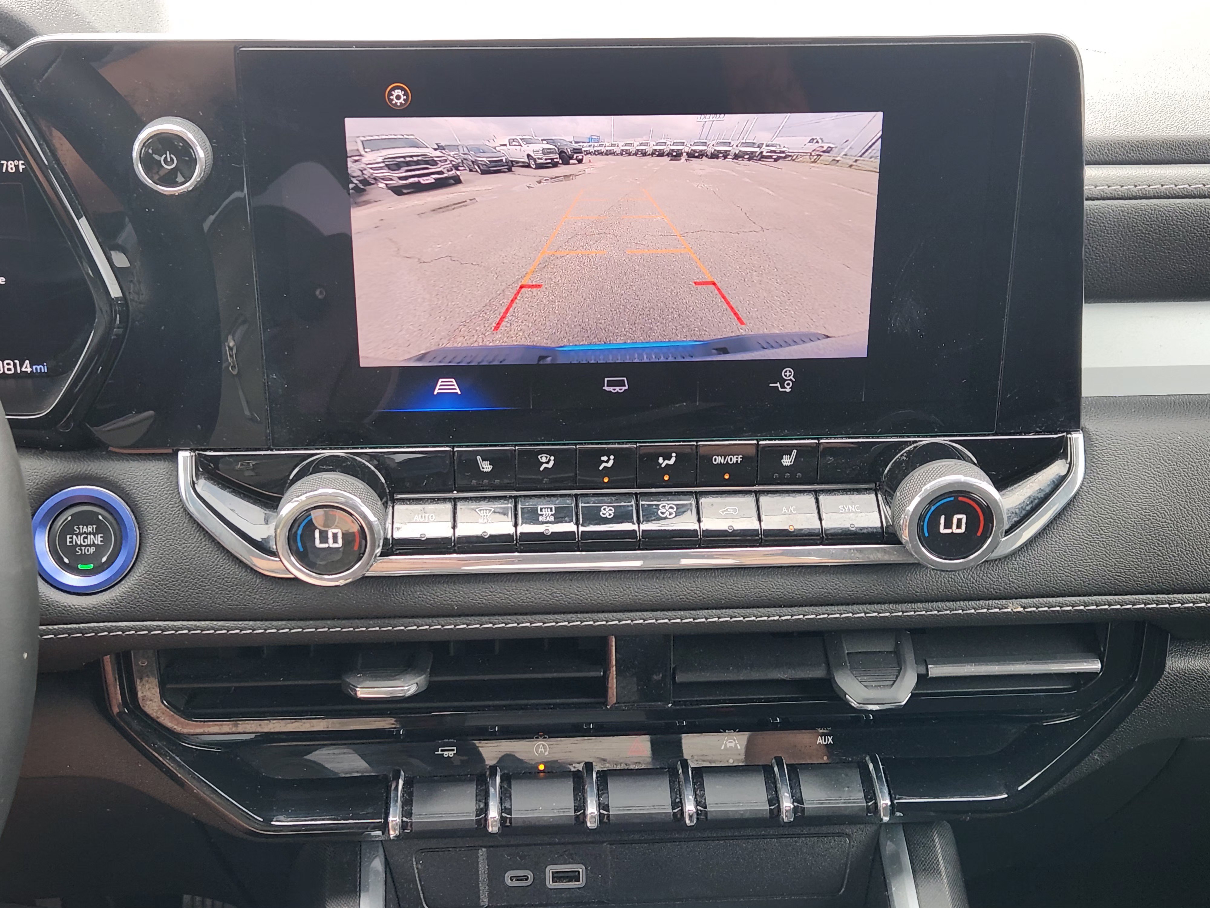 Used 2024 Chevrolet Colorado LT w/ LT Convenience Package II RWD image 18