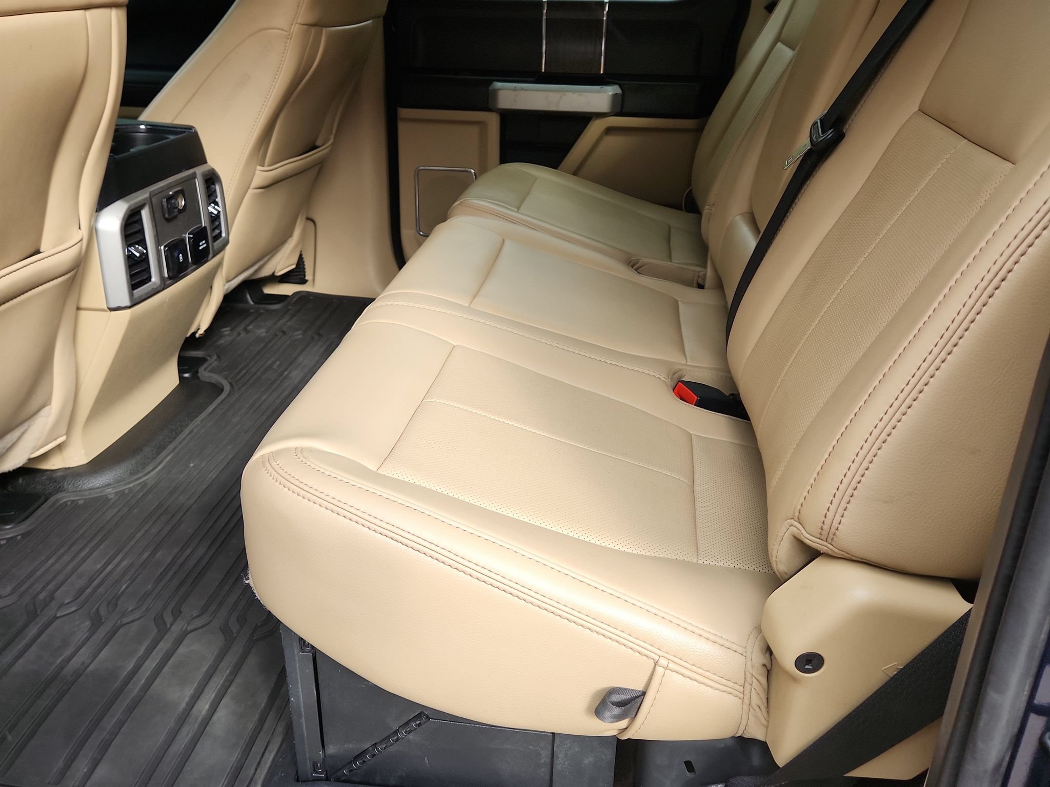 Used 2020 Ford F250 Lariat w/ Lariat Ultimate Package AWD/4WD image 9