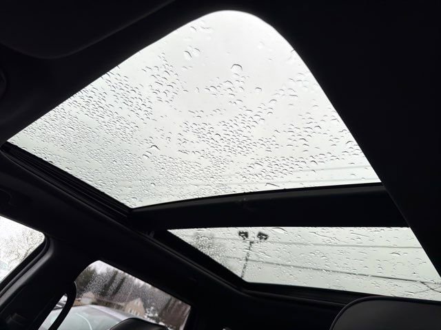 Used 2017 Jeep Grand Cherokee Overland image 39