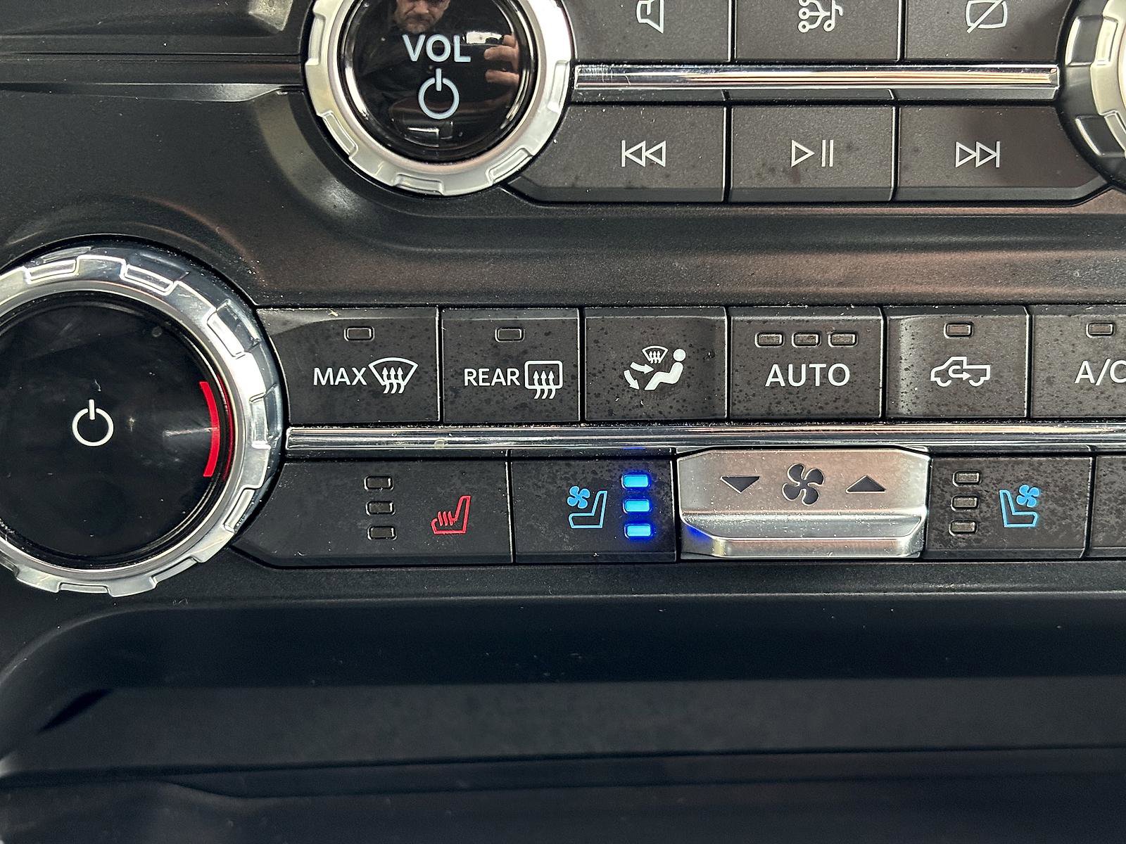 Used 2022 Ford F150 Lariat image 29