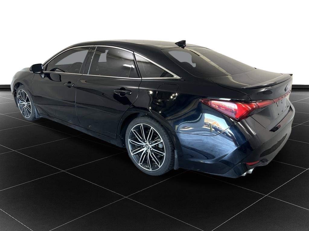 Used 2019 Toyota Avalon XSE w/ All Weather Liner Package FWD image 3