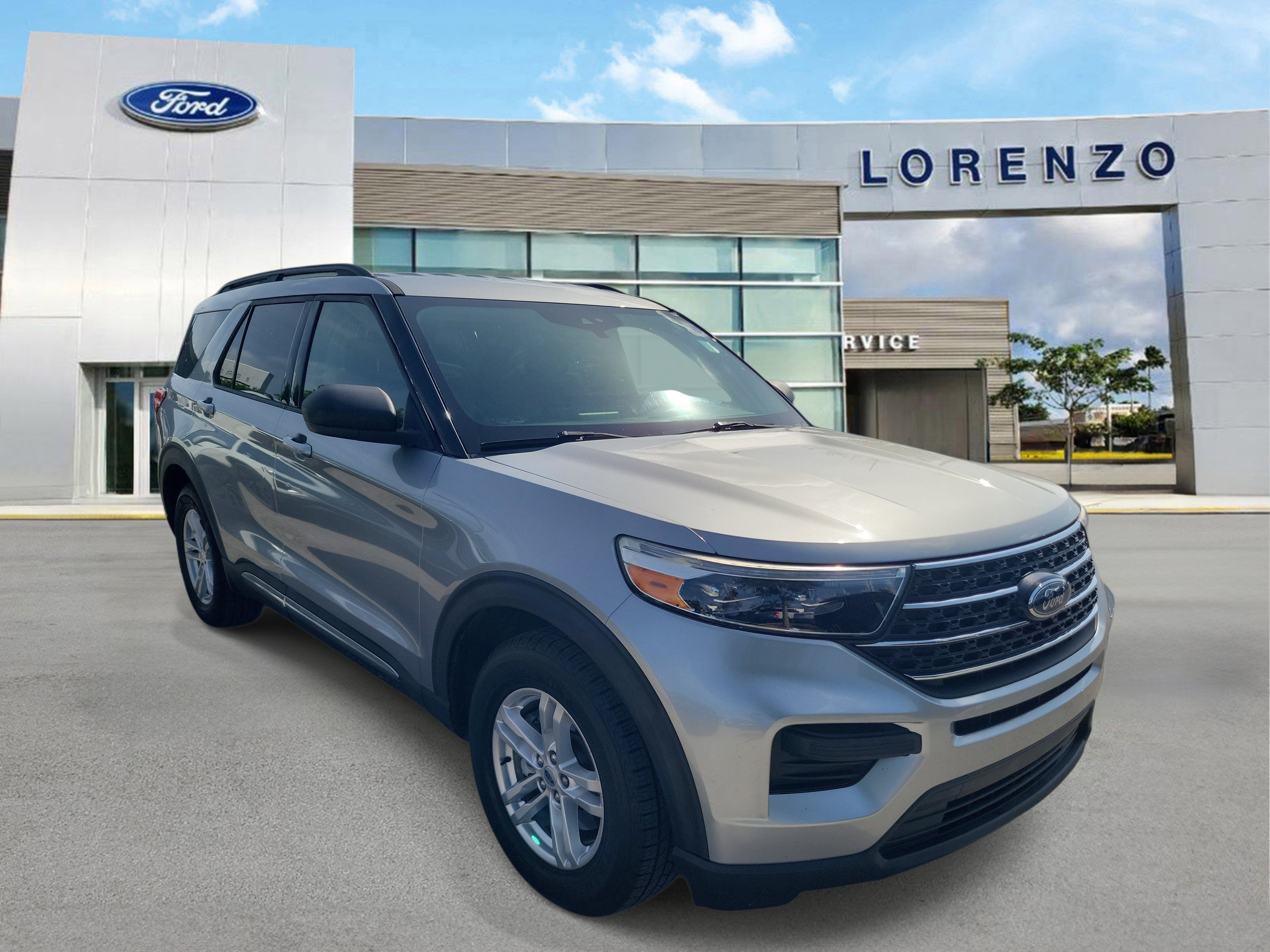 Used 2020 Ford Explorer XLT RWD image 3