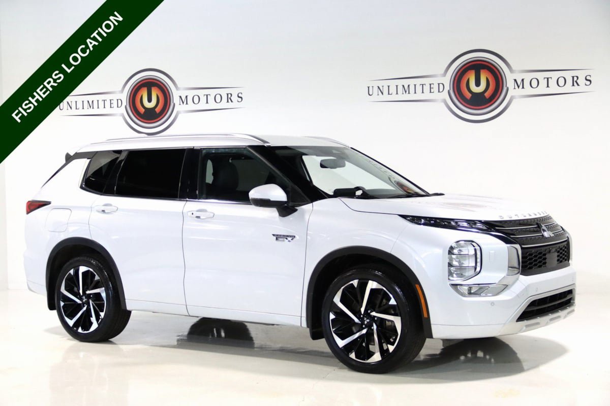 Used 2024 Mitsubishi Outlander 4WD Plug-In Hybrid image 1