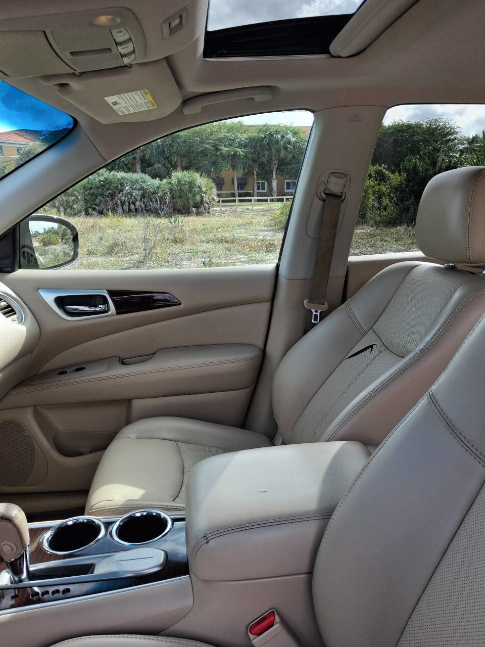 Used 2015 Nissan Pathfinder Platinum FWD image 20