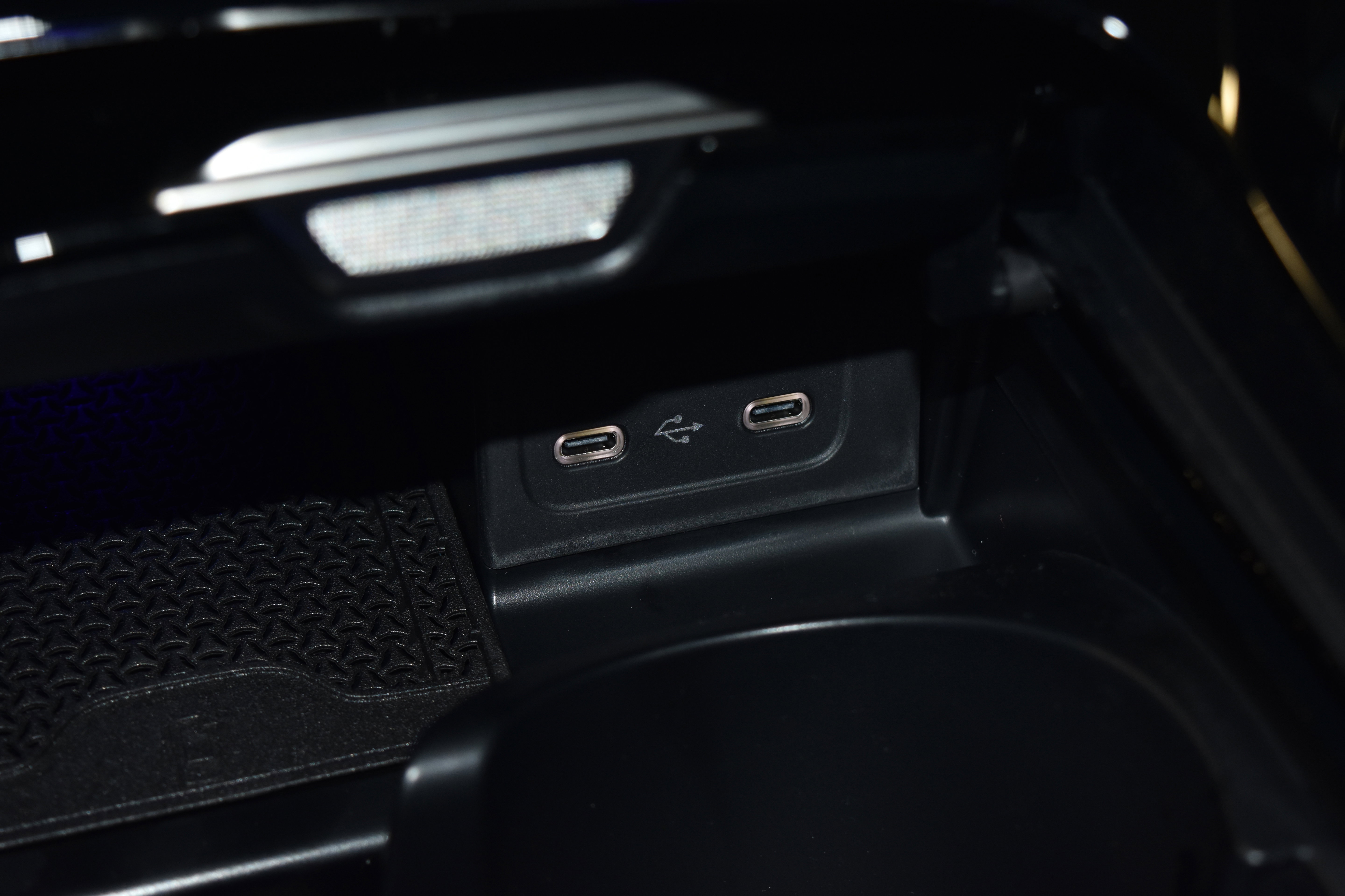 New 2025 Mercedes-Benz C 300 4MATIC Sedan image 12