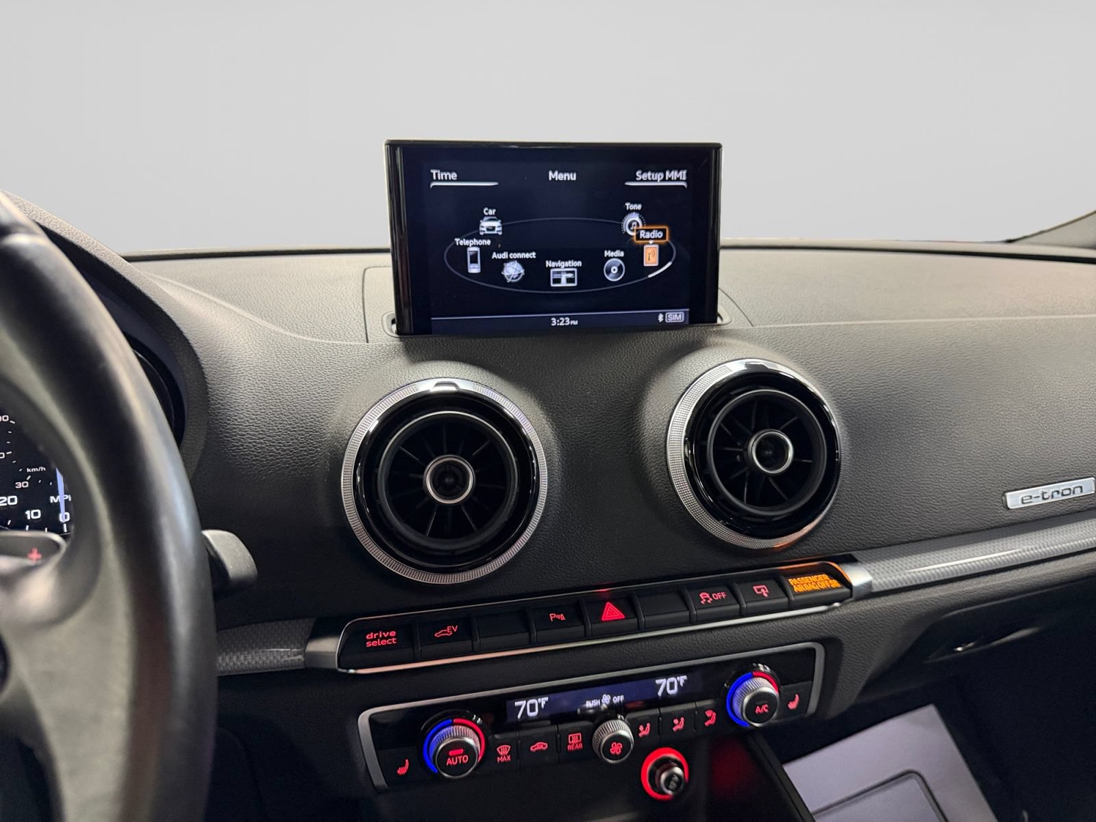 Used 2016 Audi A3 e-tron Premium Plus FWD image 28