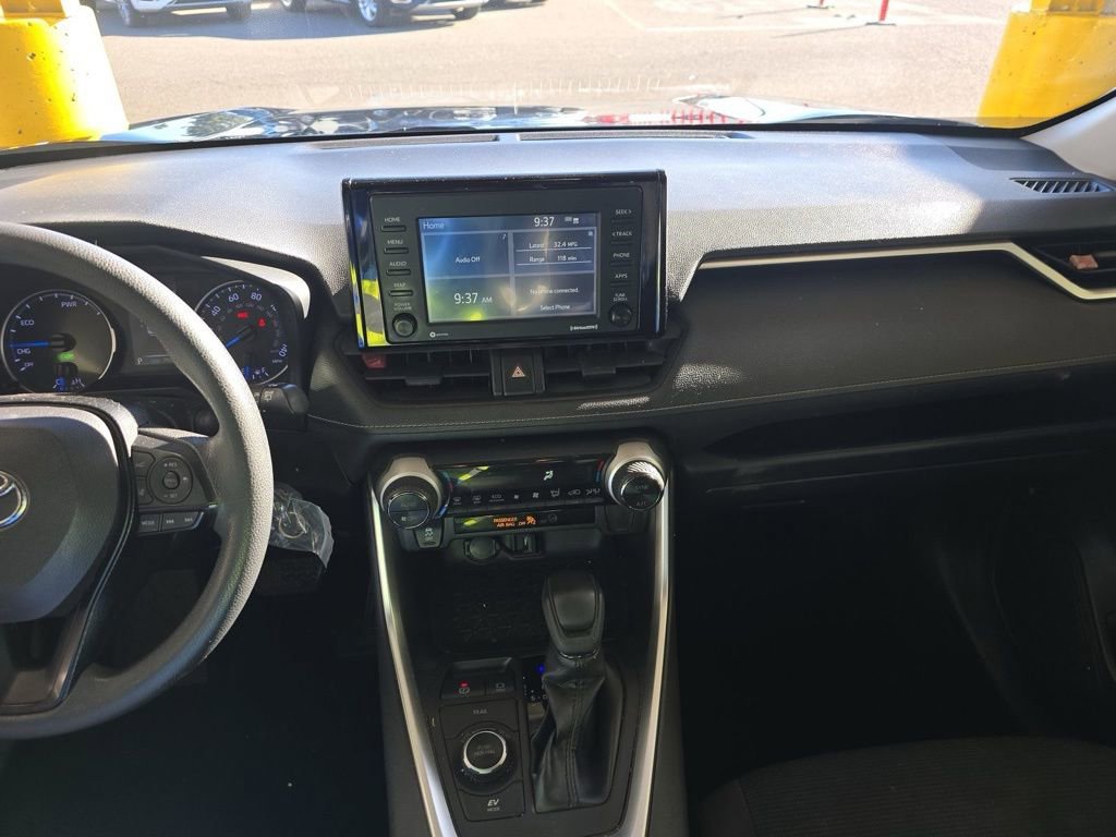 Used 2020 Toyota RAV4 LE image 16