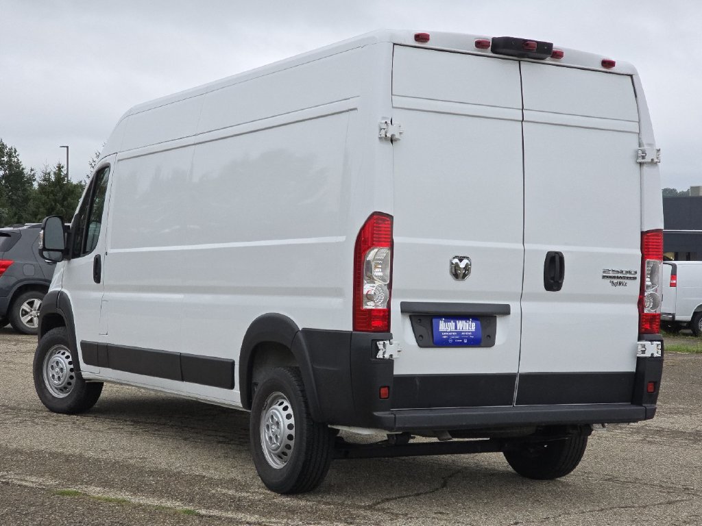 Used 2025 RAM ProMaster 2500 w/ Convenience Group FWD image 17