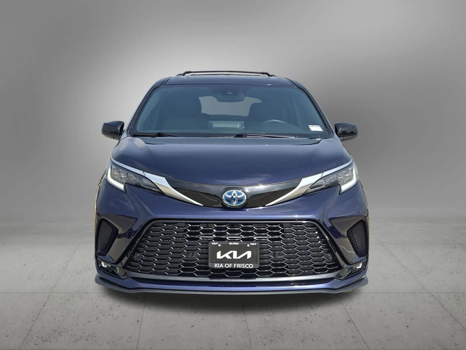 Used 2022 Toyota Sienna XSE FWD image 9