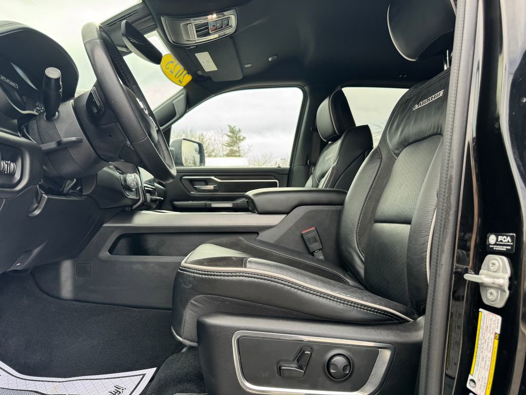 Used 2025 RAM 1500 Laramie image 19