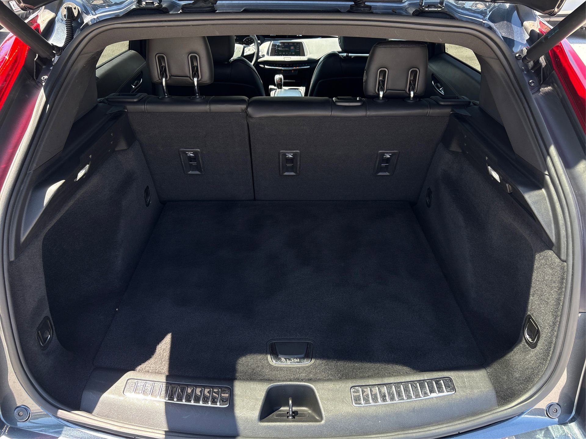 Used 2021 Cadillac XT4 Premium Luxury w/ Driver Awareness Package image 13