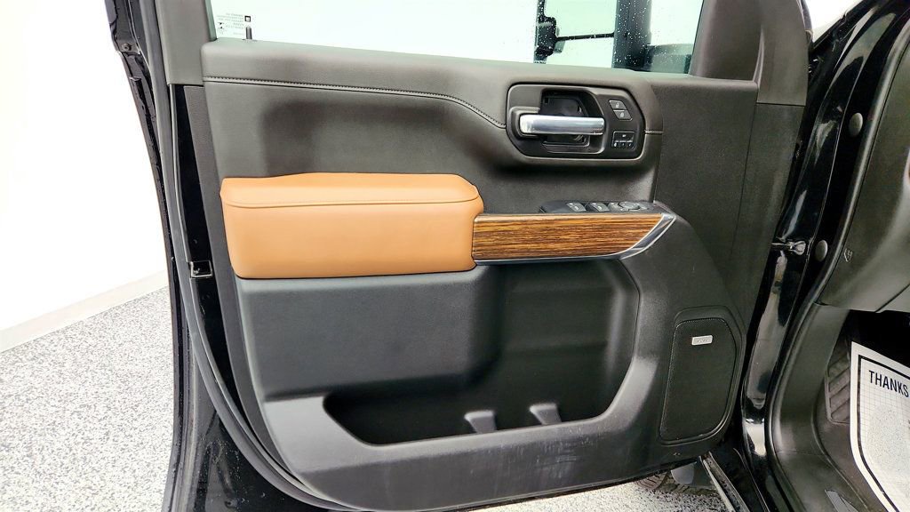 Used 2023 Chevrolet Silverado 2500 High Country image 11