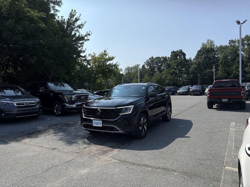 Used 2024 Volkswagen Atlas Cross Sport SE w/ Adventure Package AWD/4WD image 4