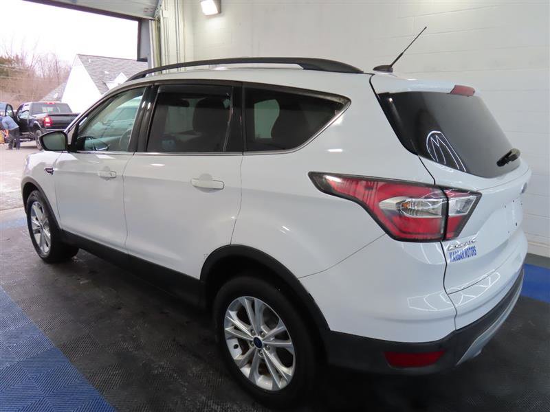 Used 2017 Ford Escape SE w/ Equipment Group 201A FWD image 11