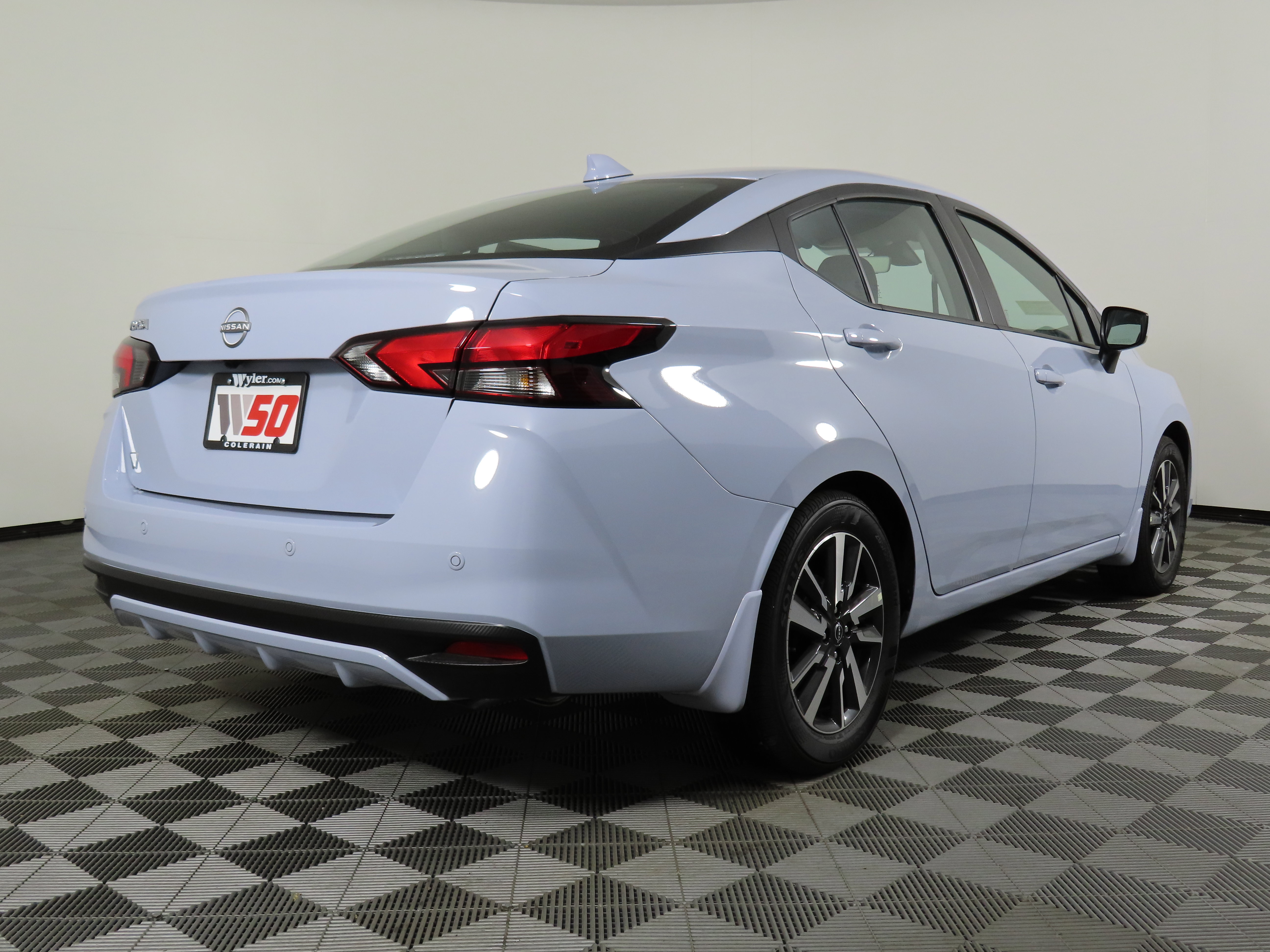 New 2025 Nissan Versa SV w/ Electronics Package FWD image 3