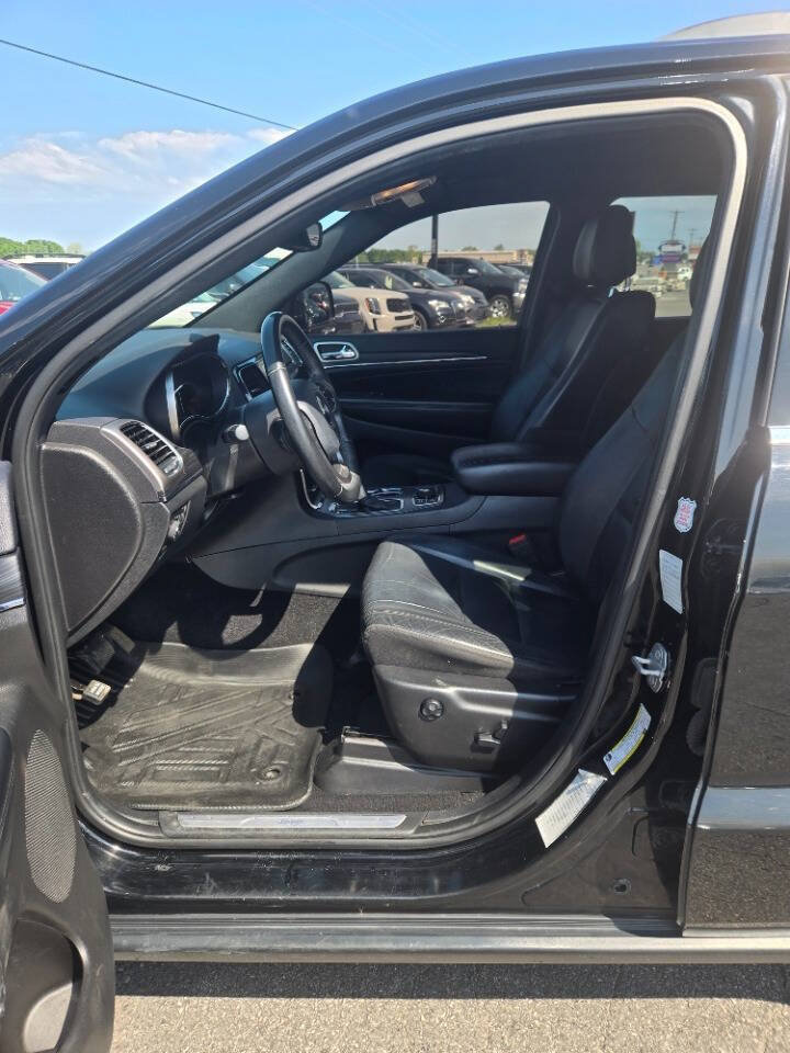 Used 2019 Jeep Grand Cherokee Limited AWD/4WD image 12