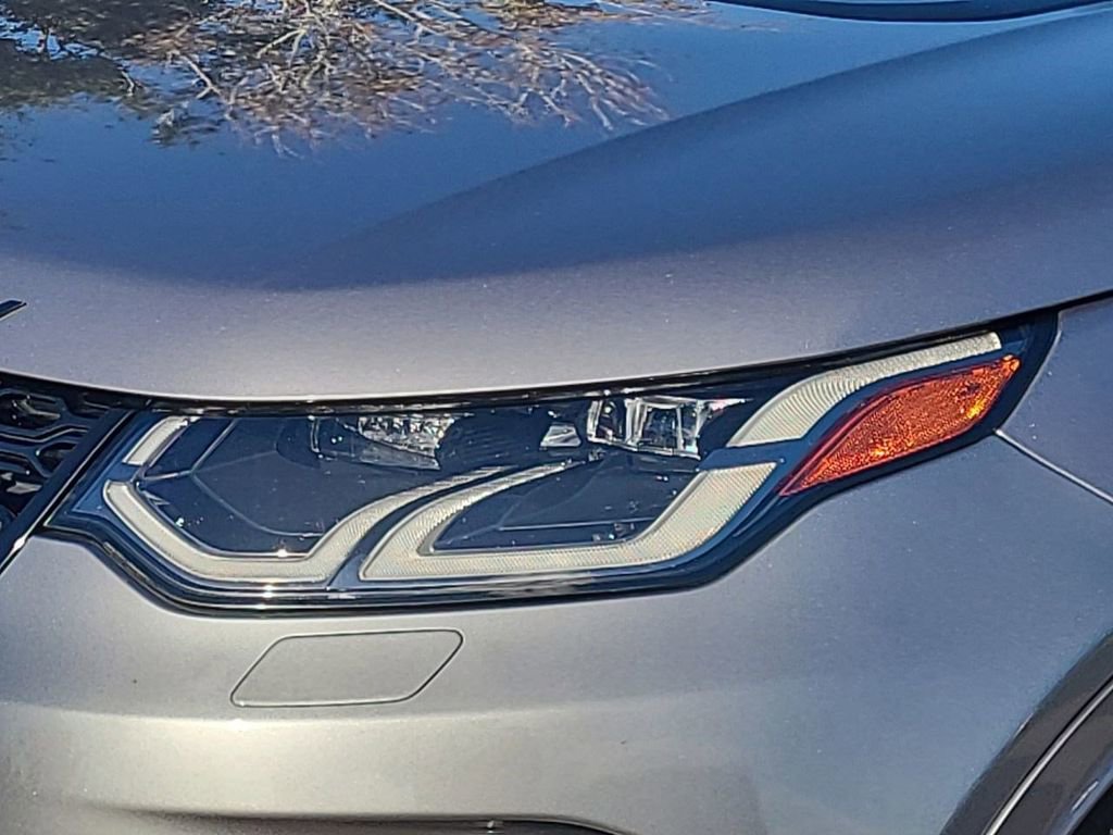 Used 2020 Land Rover Discovery Sport SE R-Dynamic image 16