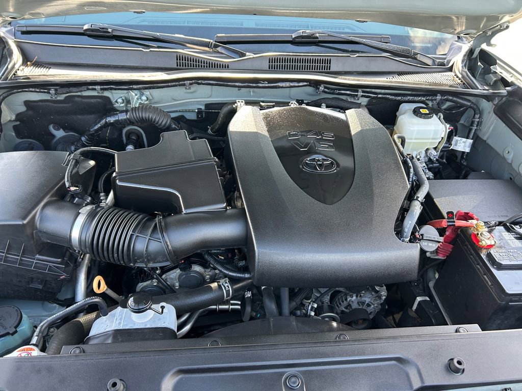 Used 2022 Toyota Tacoma TRD Off-Road AWD/4WD image 30