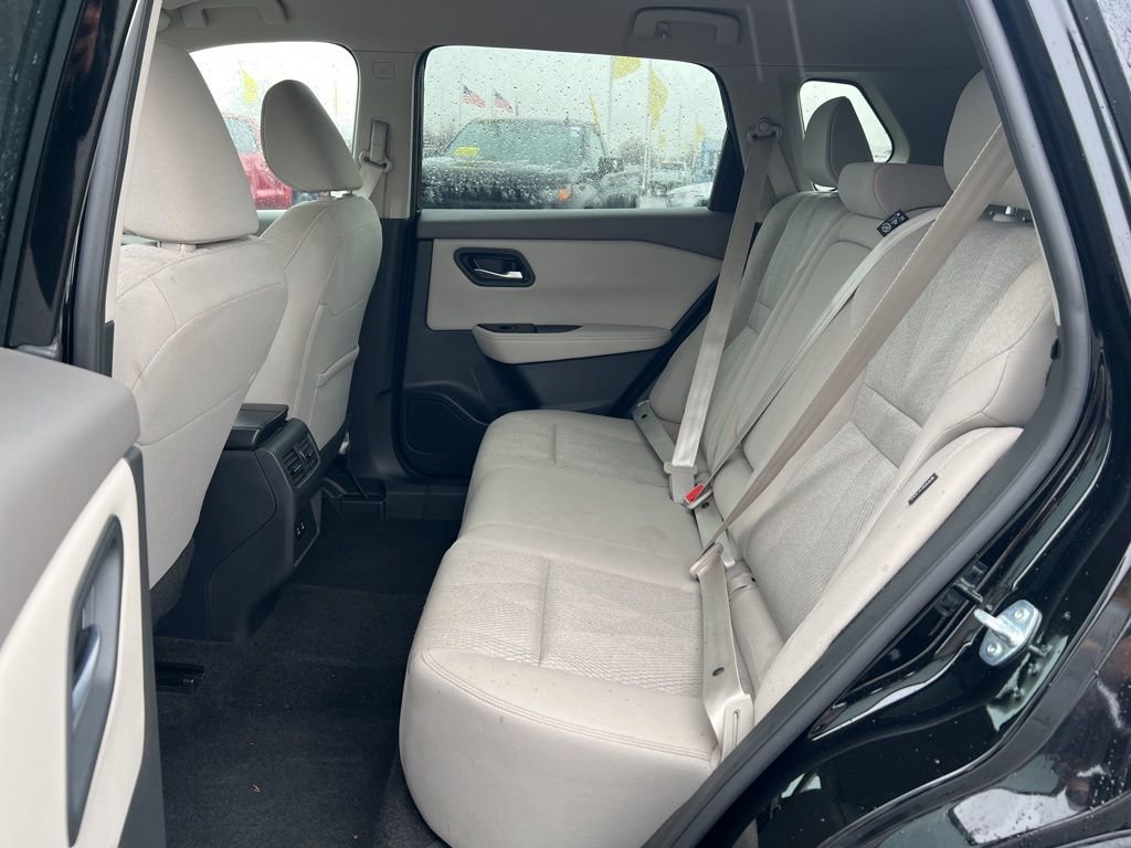 Used 2025 Nissan Rogue SV image 29