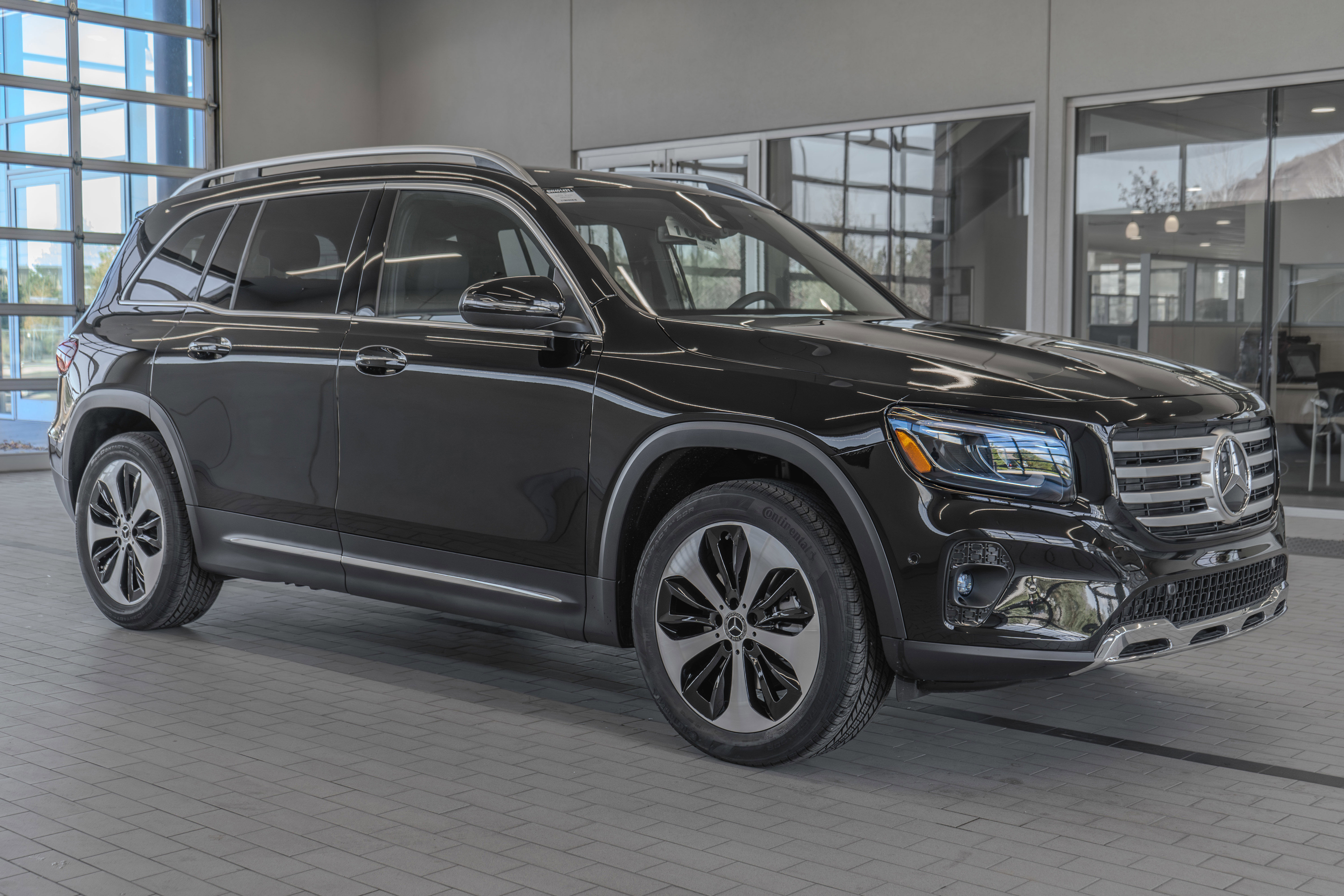 Used 2025 Mercedes-Benz GLB 250 image 12