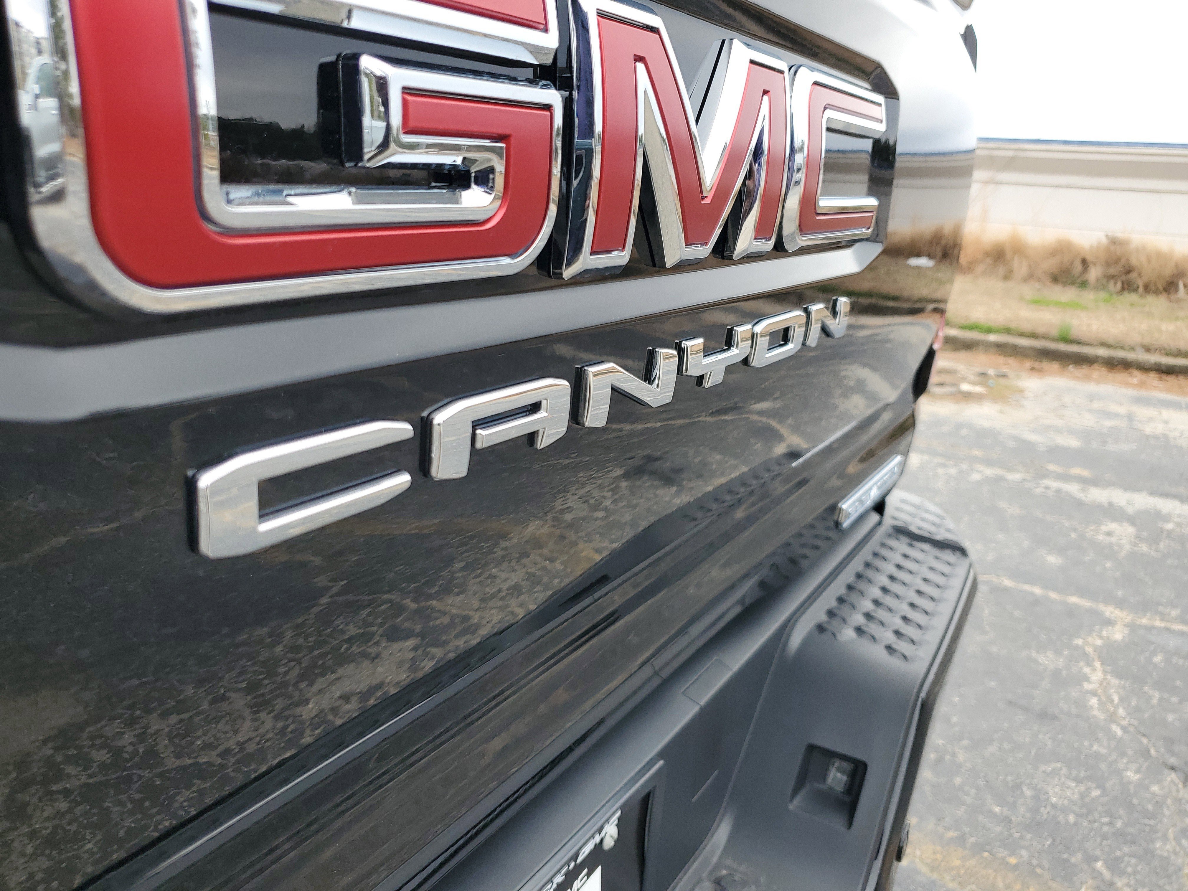 New 2026 GMC Canyon Elevation image 5