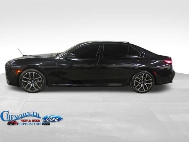 Used 2023 BMW 740i w/ Parking Assistance Package image 2