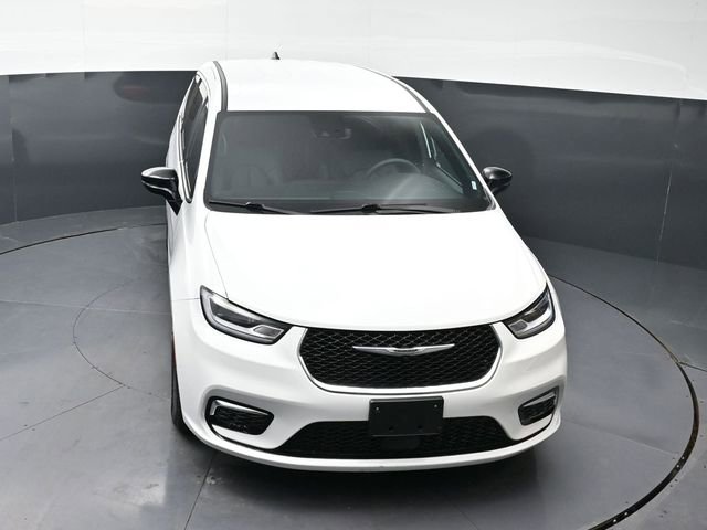 Used 2025 Chrysler Pacifica Select image 35