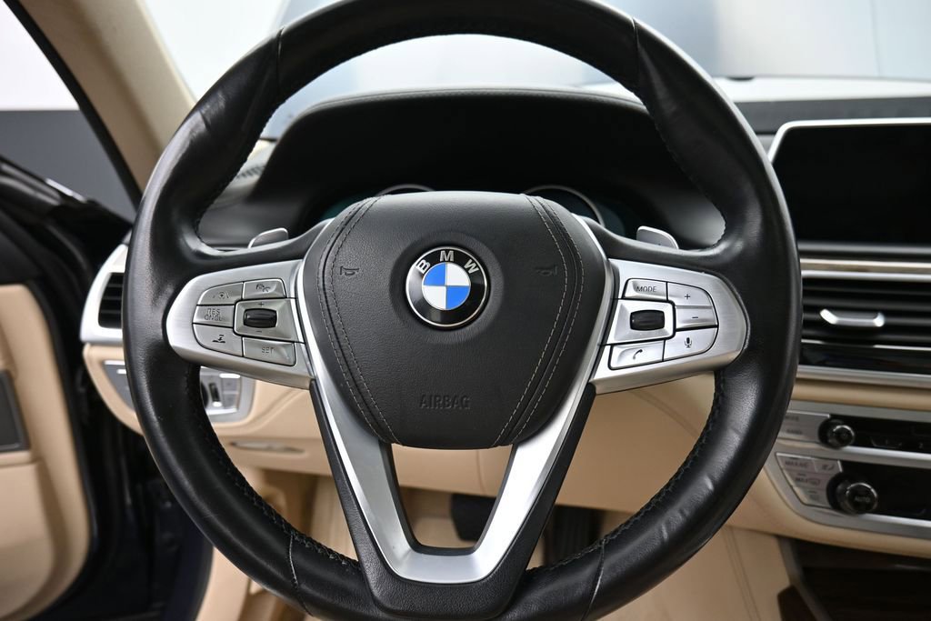 Used 2016 BMW 740i RWD image 12