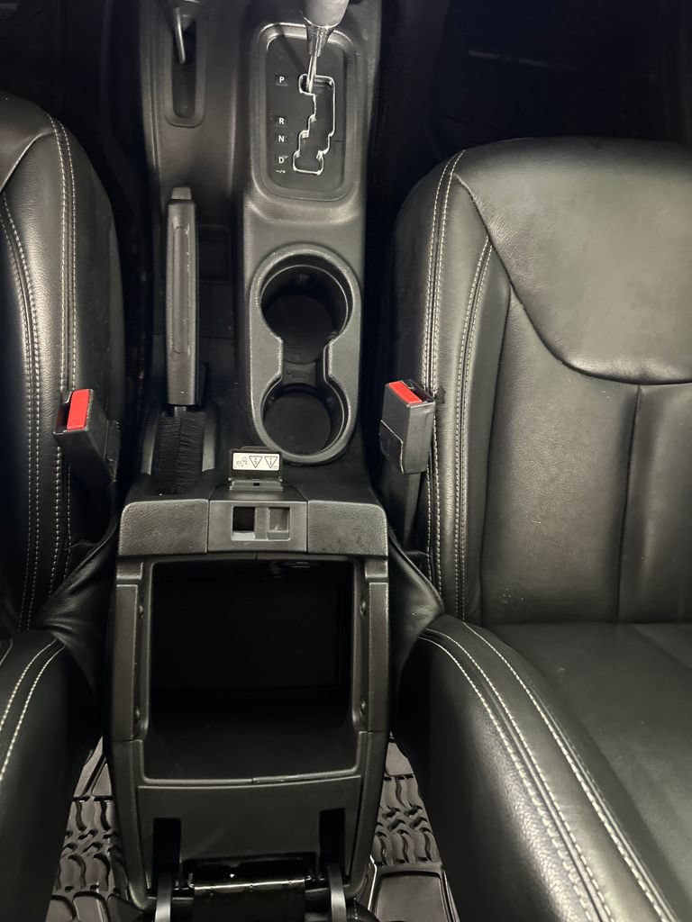Used 2017 Jeep Wrangler Unlimited Rubicon AWD/4WD image 15