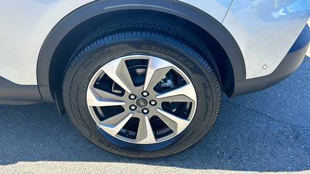 Certified 2023 Ford Escape Platinum w/ Premium Technology Package AWD/4WD image 6