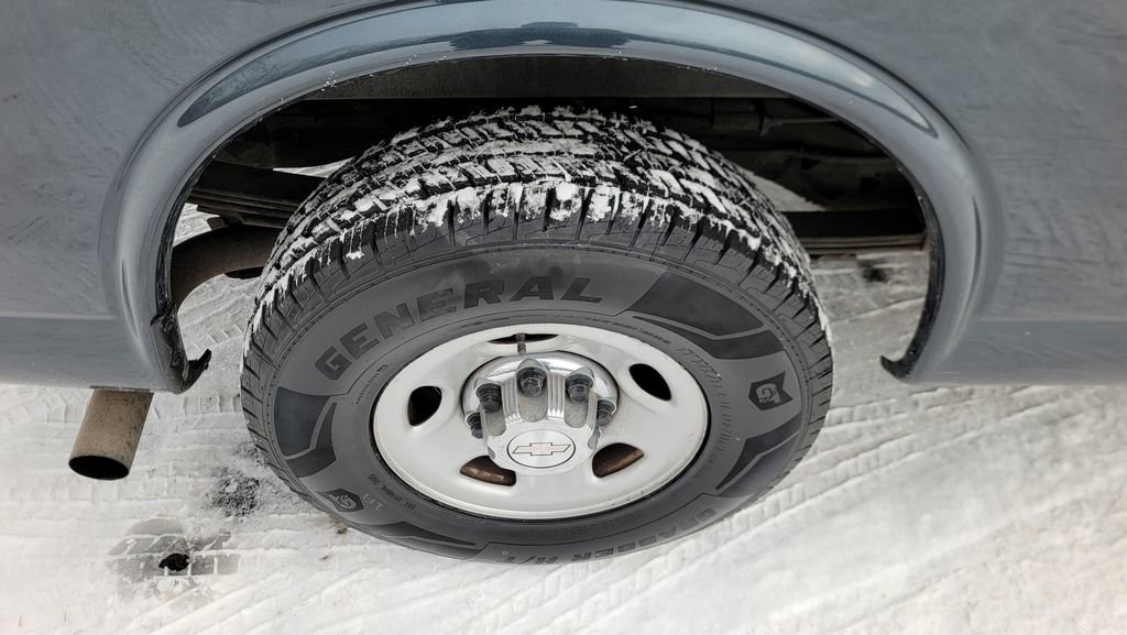 Used 2019 Chevrolet Express 2500 Extended image 13