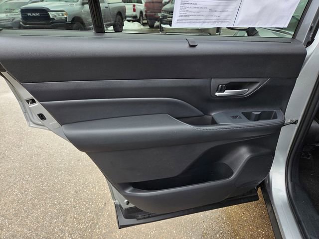 Used 2025 Toyota Grand Highlander AWD image 18