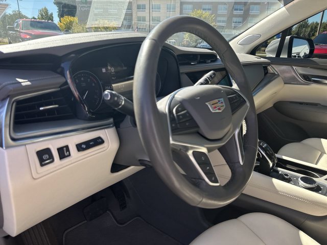 Used 2022 Cadillac XT5 Premium Luxury w/ Technology Package FWD image 10