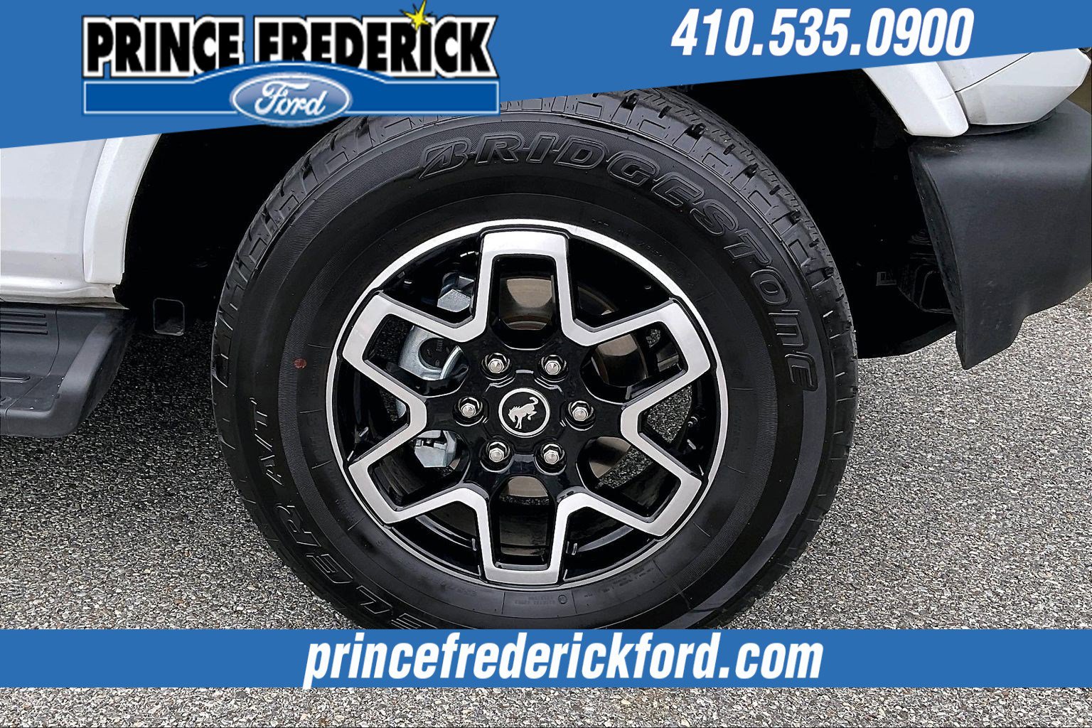 Used 2025 Ford Bronco Outer Banks image 9