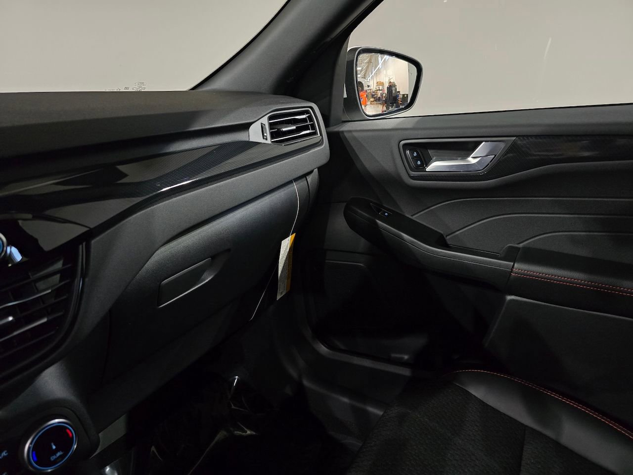 New 2026 Ford Escape ST-Line Select image 32