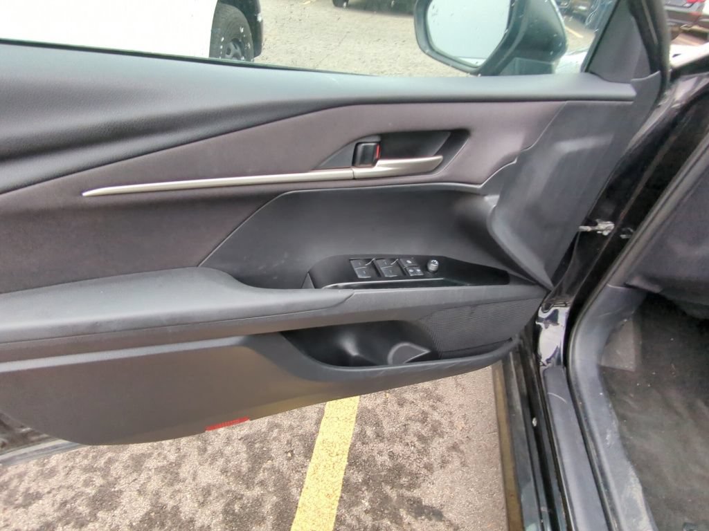 Used 2025 Toyota Camry LE FWD image 8