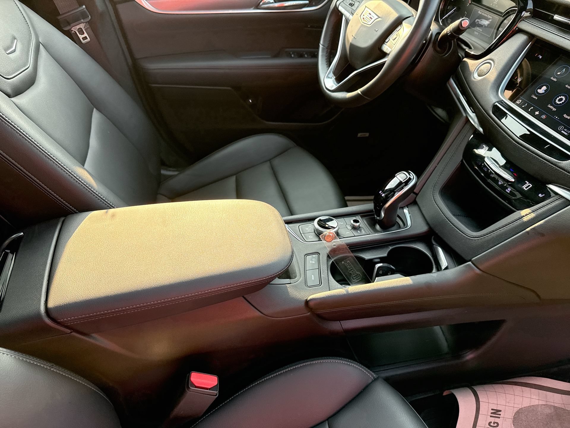 Used 2025 Cadillac XT6 Luxury FWD image 23
