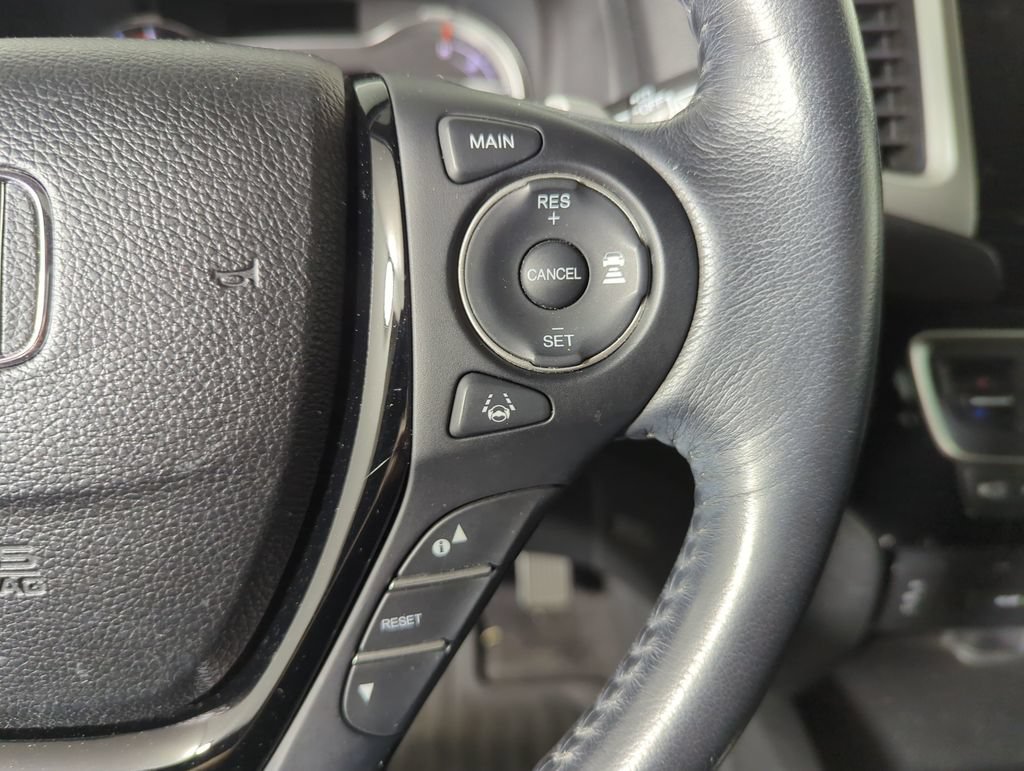 Certified 2017 Honda Pilot Touring image 29