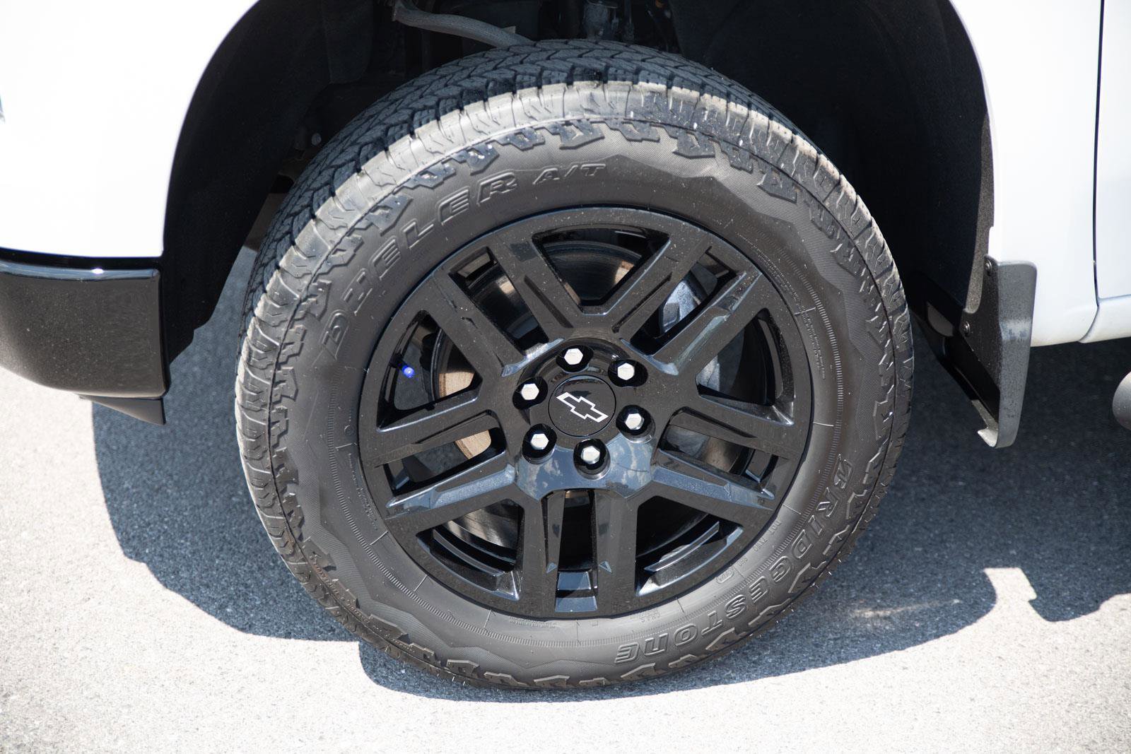 Used 2025 Chevrolet Silverado 1500 LT Trail Boss w/ Convenience Package II AWD/4WD image 10