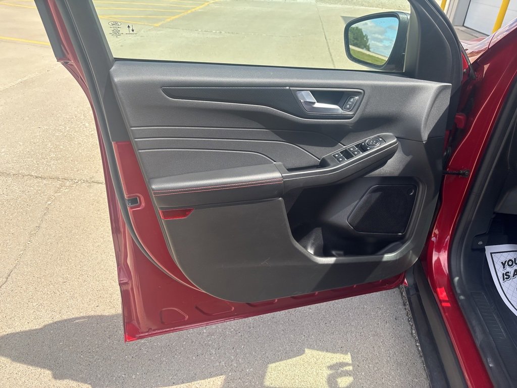 Used 2023 Ford Escape ST-Line w/ Tech Pack #1 image 11