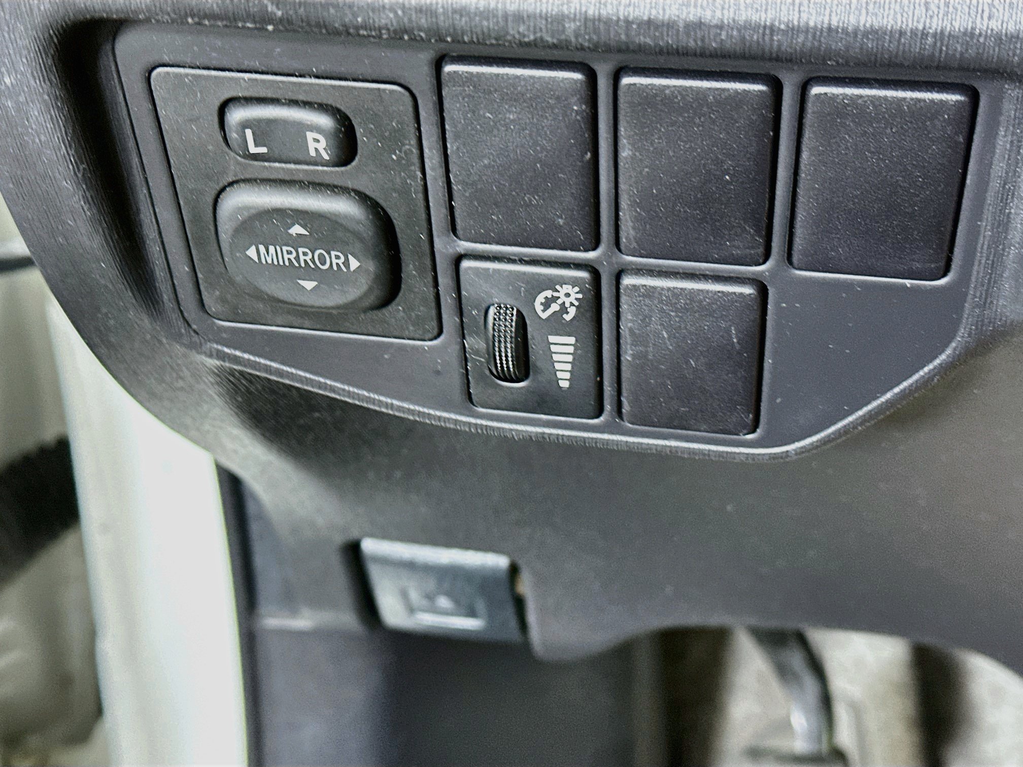 Used 2015 Toyota Prius Two FWD image 17
