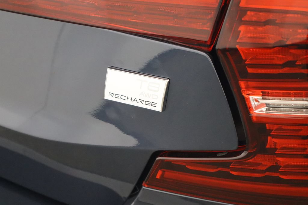 Used 2023 Volvo S60 T8 Plus AWD/4WD image 42