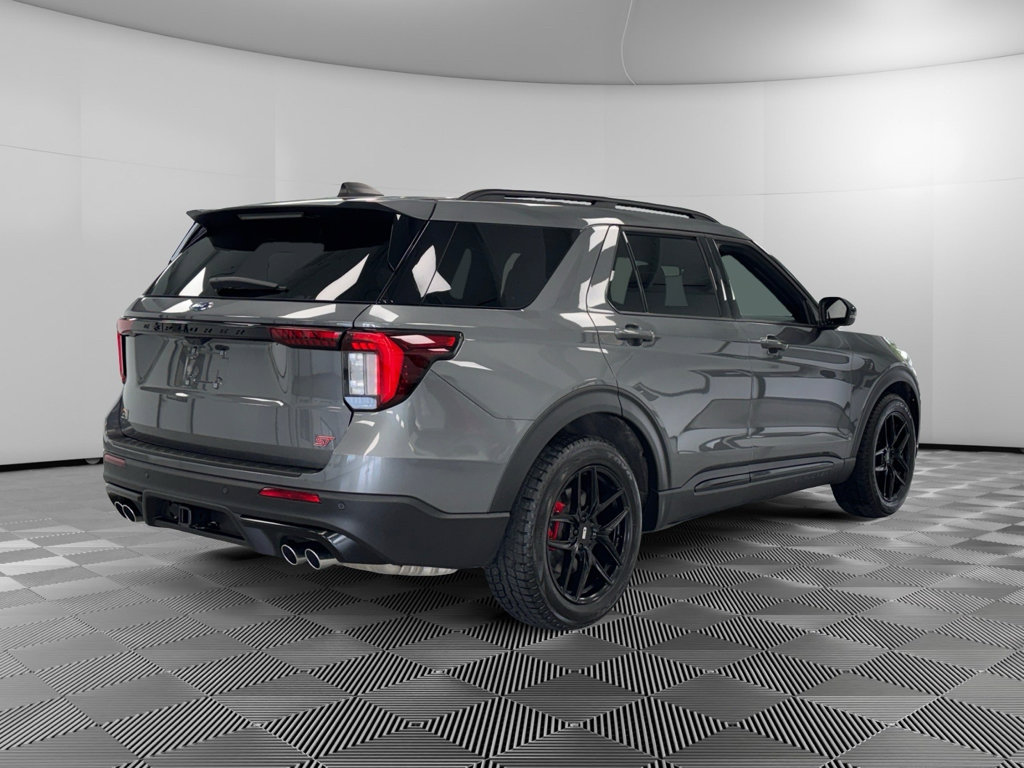 Used 2025 Ford Explorer ST AWD/4WD image 8