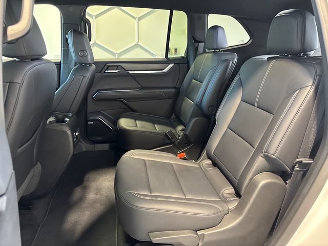 Used 2026 GMC Acadia Elevation w/ Elevation Premium Package FWD image 15