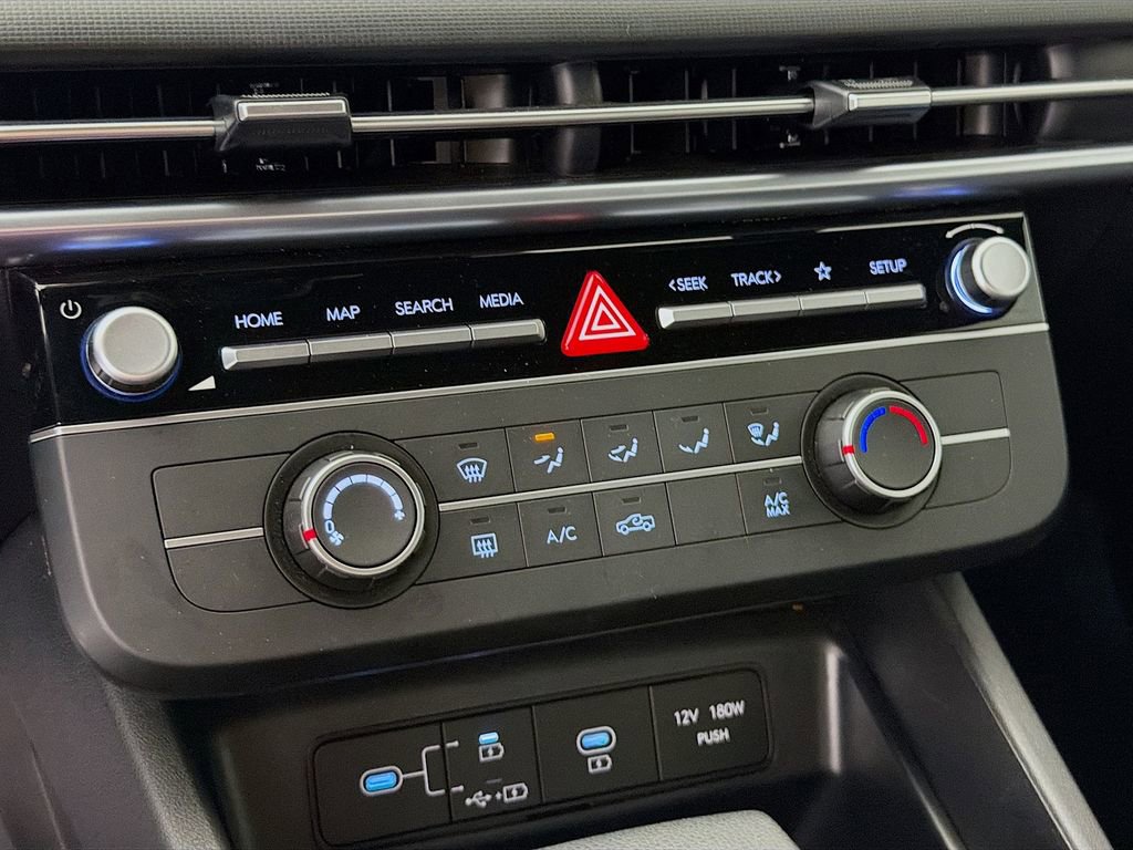 Used 2025 Hyundai Santa Cruz SE image 19