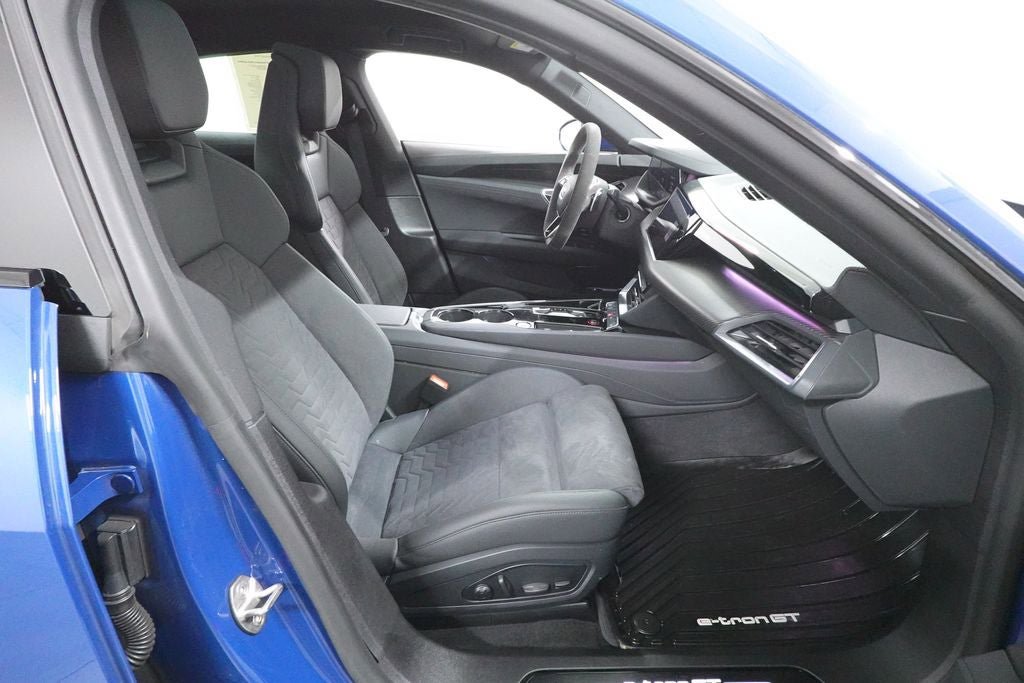Used 2024 Audi e-tron GT Premium Plus AWD/4WD image 33